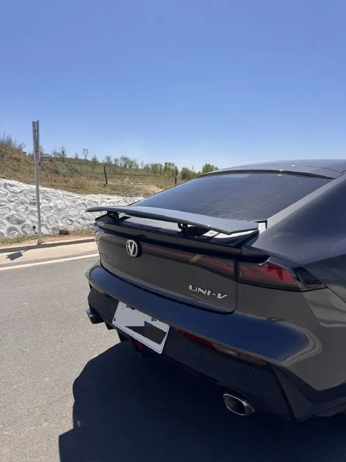 2023 ChangAn UNI-V 1.5T 188HP L4 7DCT,autocango,china used car exporter,china ev exporter,chinese used car exporter,chinese used ev exporter
