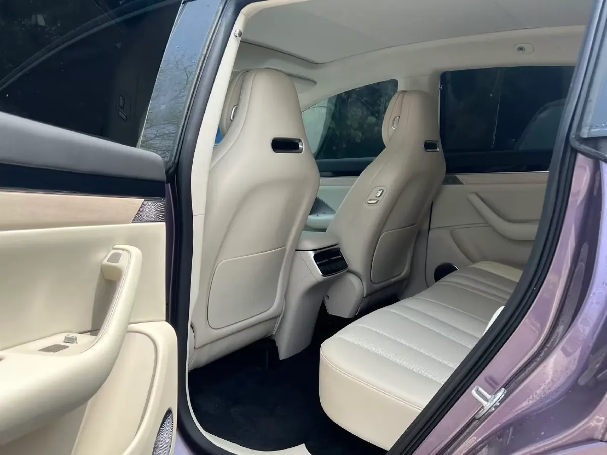 2025 Luxeed R7 REEV 156HP REEV,autocango,china used car exporter,china ev exporter,chinese used car exporter,chinese used ev exporter