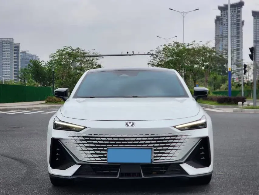 2023 ChangAn UNI-V 1.5T 188HP L4 7DCT,autocango,china used car exporter,china ev exporter,chinese used car exporter,chinese used ev exporter