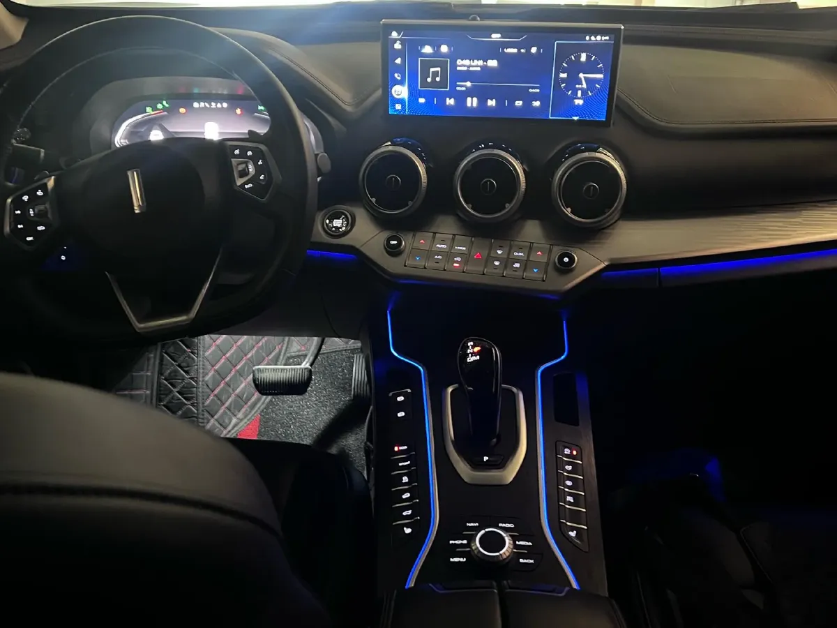 2020 WEY VV7 2.0T 227HP L4 7DCT,autocango,china used car exporter,china ev exporter,chinese used car exporter,chinese used ev exporter