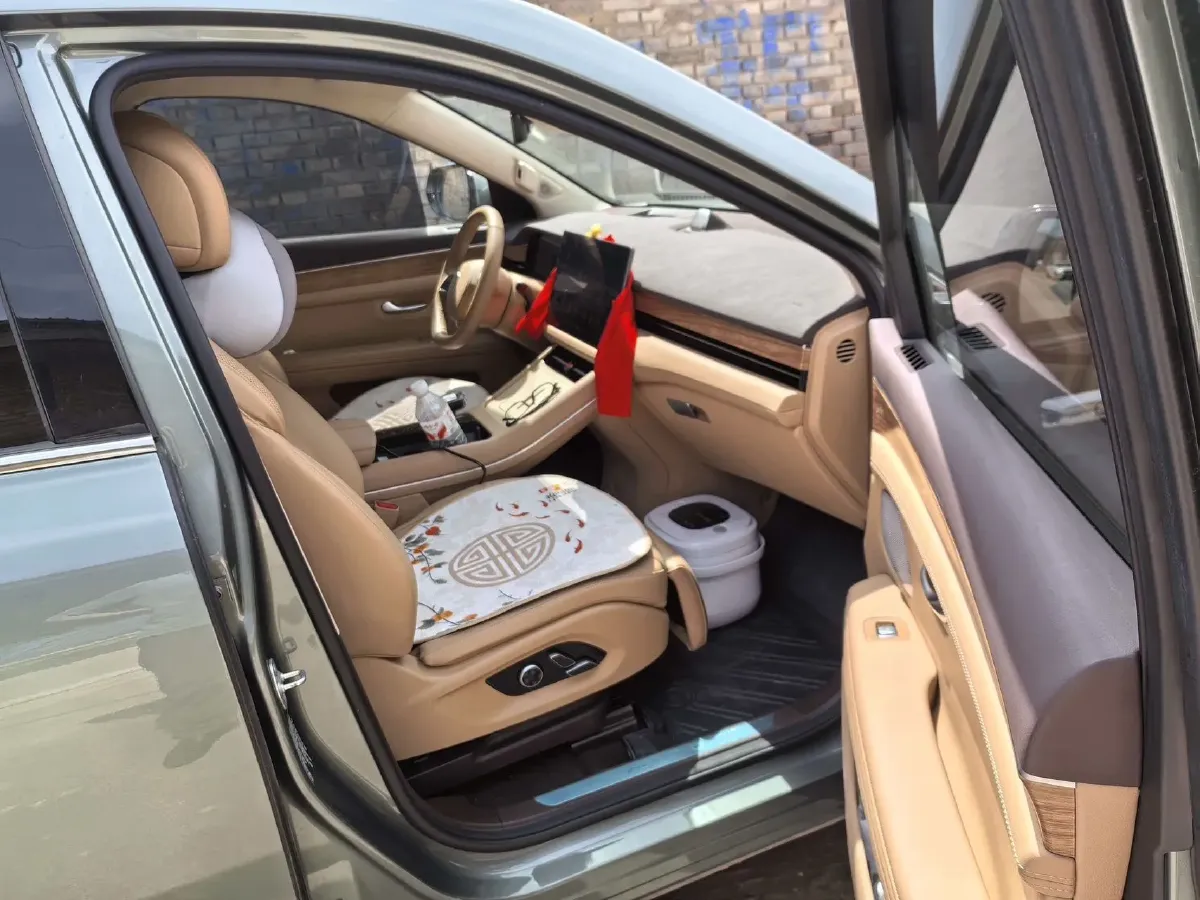 2024 AITO AITO M7 1.5T 152HP L4 REEV 40KWH,autocango,china used car exporter,china ev exporter,chinese used car exporter,chinese used ev exporter