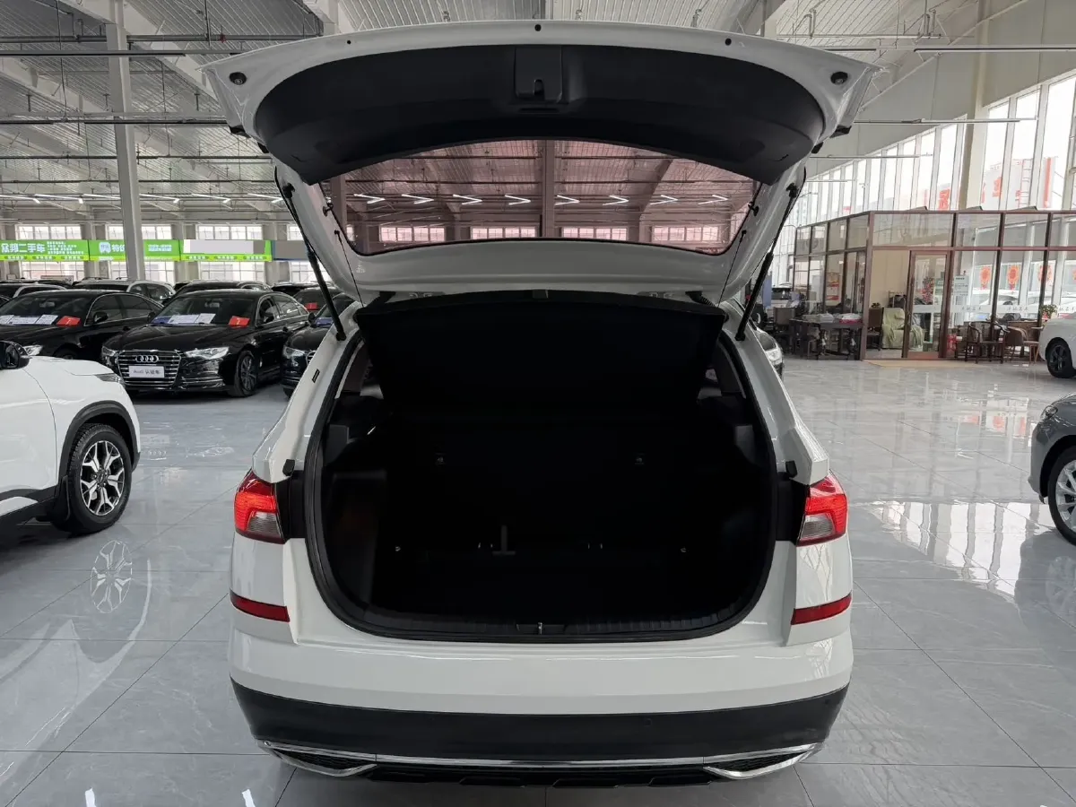 2022 Skoda Kamiq 1.5L 112HP L4 6AT,autocango,china used car exporter,china ev exporter,chinese used car exporter,chinese used ev exporter