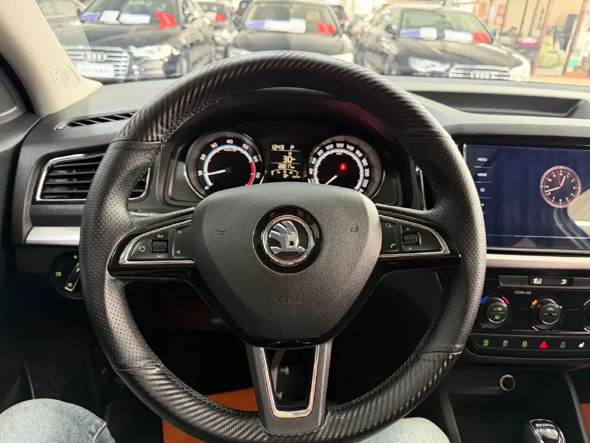 2022 Skoda Kamiq 1.5L 112HP L4 6AT,autocango,china used car exporter,china ev exporter,chinese used car exporter,chinese used ev exporter