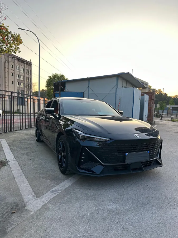 2022 ChangAn UNI-V 1.5T 188HP L4 7DCT,autocango,china used car exporter,china ev exporter,chinese used car exporter,chinese used ev exporter