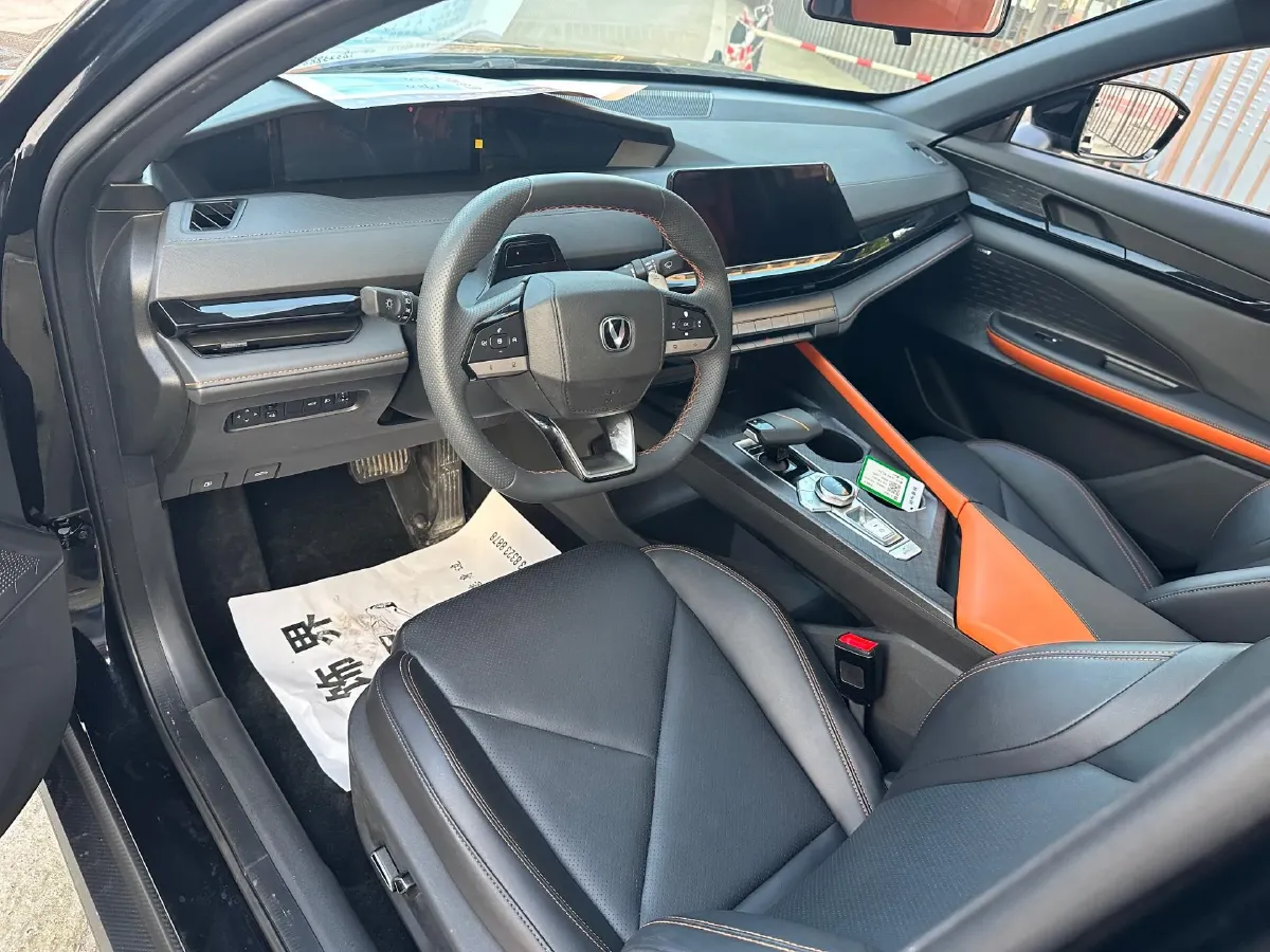 2022 ChangAn UNI-V 1.5T 188HP L4 7DCT,autocango,china used car exporter,china ev exporter,chinese used car exporter,chinese used ev exporter