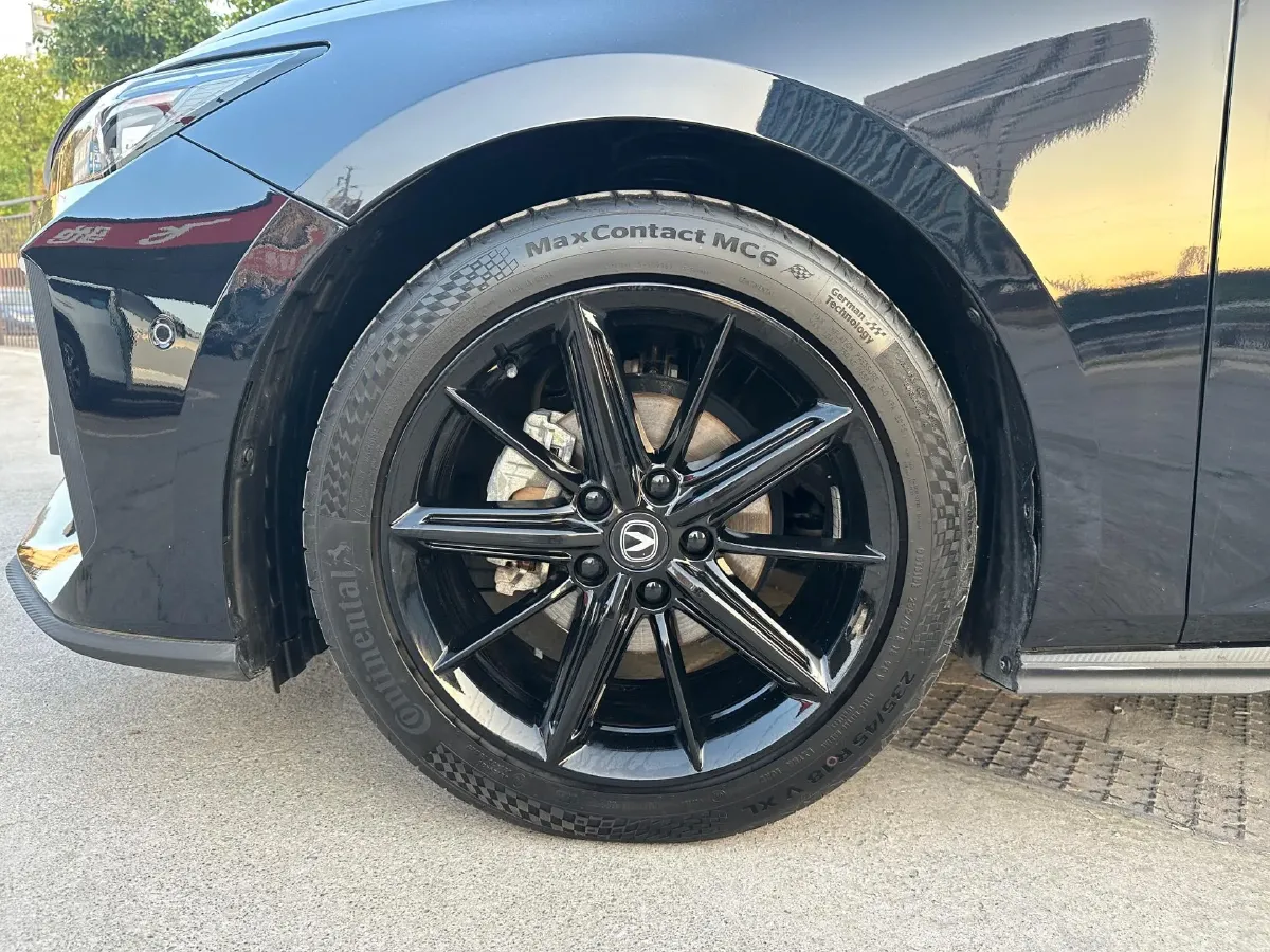 2022 ChangAn UNI-V 1.5T 188HP L4 7DCT,autocango,china used car exporter,china ev exporter,chinese used car exporter,chinese used ev exporter