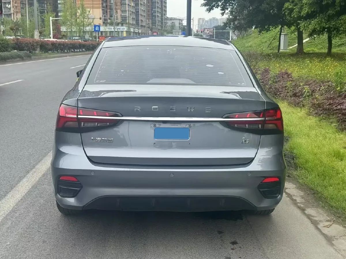 2021 Roewe i5 1.5L 120HP L4 5MT,autocango,china used car exporter,china ev exporter,chinese used car exporter,chinese used ev exporter