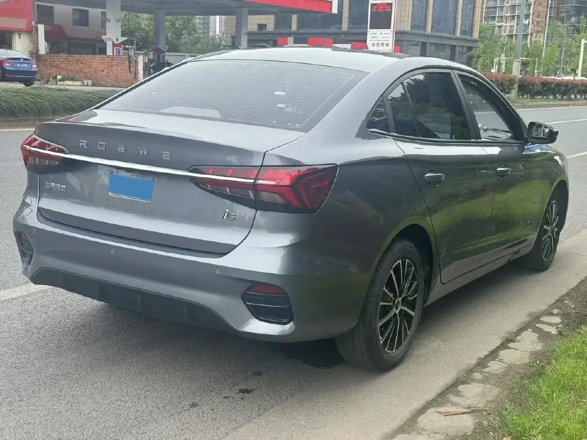 2021 Roewe i5 1.5L 120HP L4 5MT,autocango,china used car exporter,china ev exporter,chinese used car exporter,chinese used ev exporter