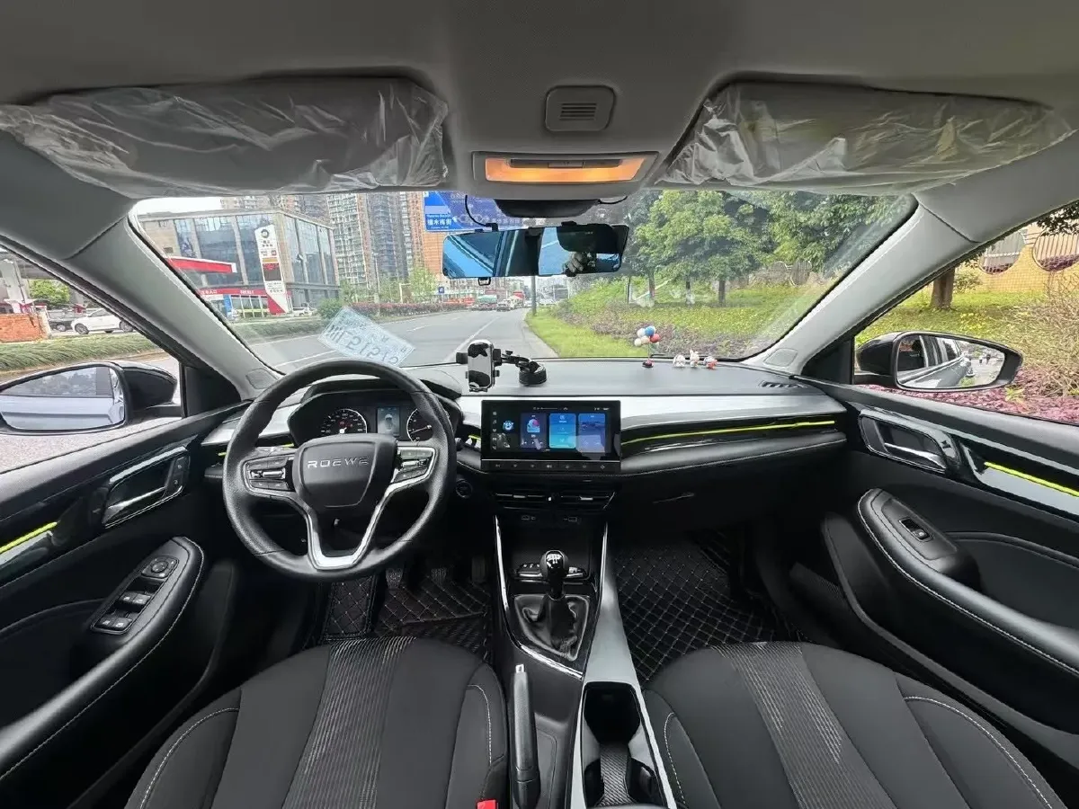 2021 Roewe i5 1.5L 120HP L4 5MT,autocango,china used car exporter,china ev exporter,chinese used car exporter,chinese used ev exporter