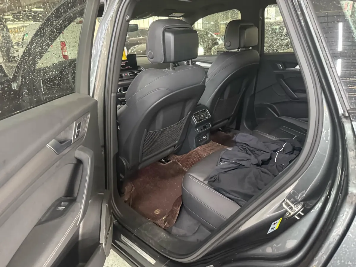 2024 Audi Q5L 2.0T 245HP L4 7DCT,autocango,china used car exporter,china ev exporter,chinese used car exporter,chinese used ev exporter