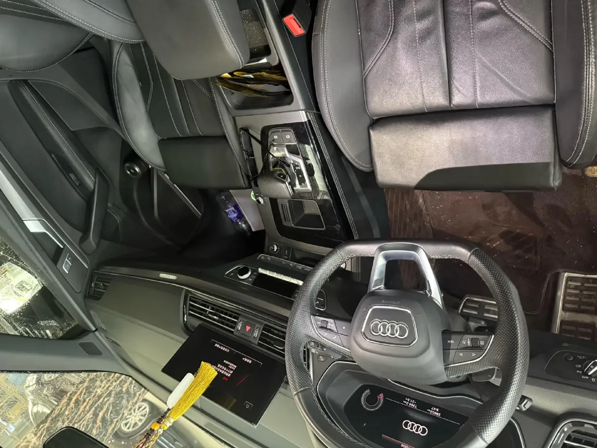 2024 Audi Q5L 2.0T 245HP L4 7DCT,autocango,china used car exporter,china ev exporter,chinese used car exporter,chinese used ev exporter