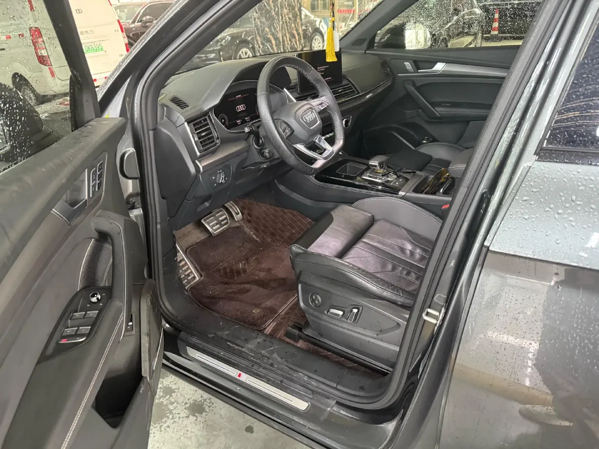 2024 Audi Q5L 2.0T 245HP L4 7DCT,autocango,china used car exporter,china ev exporter,chinese used car exporter,chinese used ev exporter