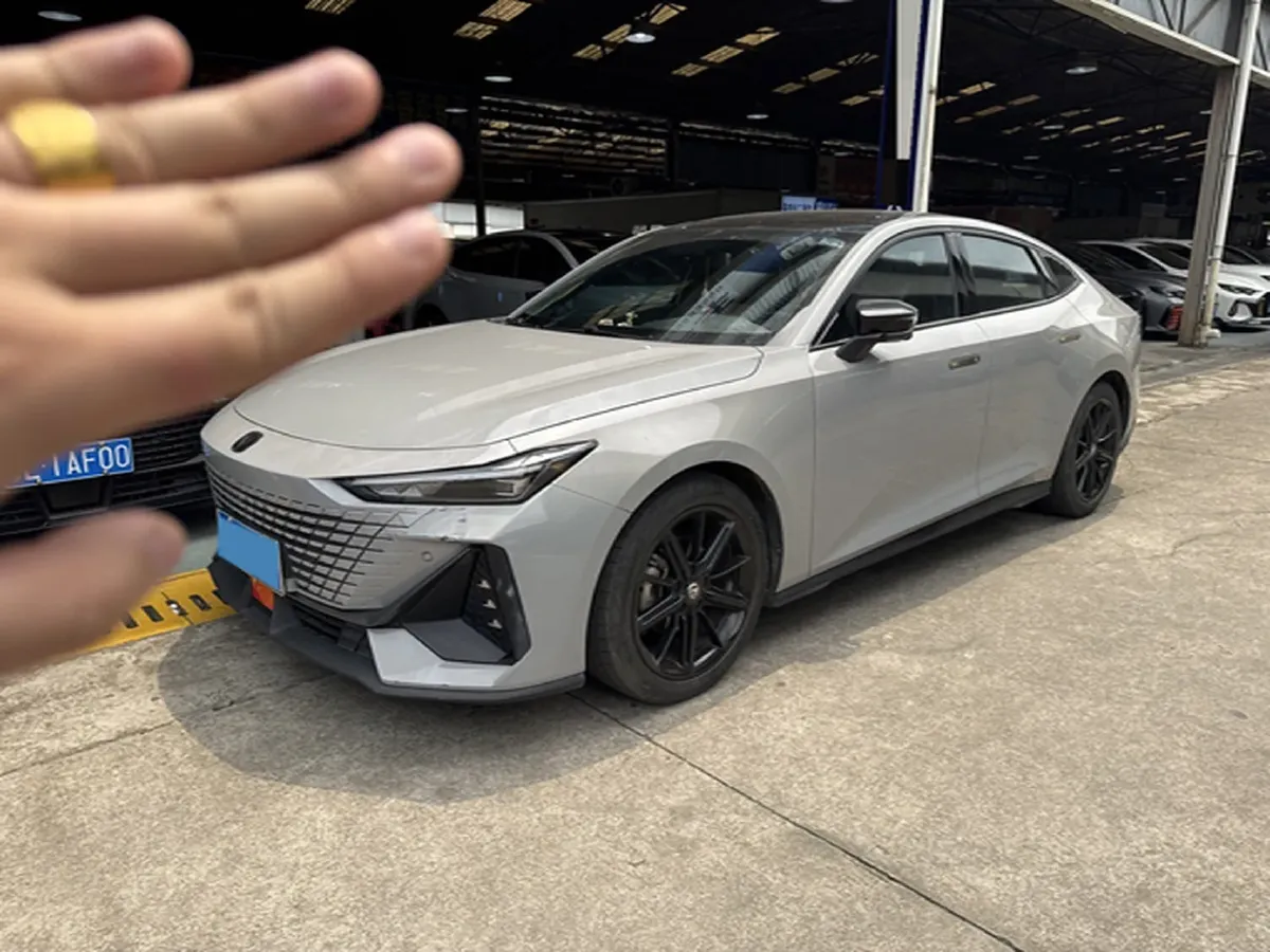 2022 ChangAn UNI-V 1.5T 188HP L4 7DCT,autocango,china used car exporter,china ev exporter,chinese used car exporter,chinese used ev exporter