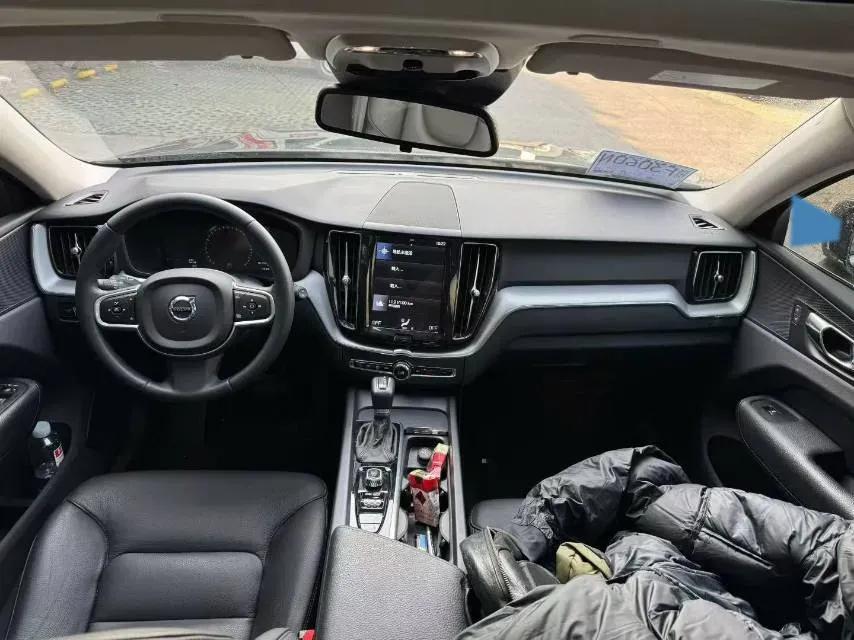 2018 Volvo XC60 2.0T 254HP L4 8AT,autocango,china used car exporter,china ev exporter,chinese used car exporter,chinese used ev exporter