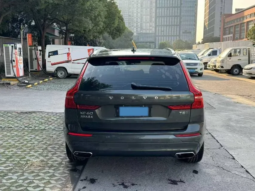 2018 Volvo XC60 2.0T 254HP L4 8AT,autocango,china used car exporter,china ev exporter,chinese used car exporter,chinese used ev exporter
