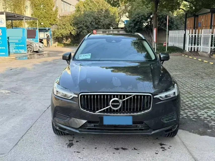 2018 Volvo XC60 2.0T 254HP L4 8AT,autocango,china used car exporter,china ev exporter,chinese used car exporter,chinese used ev exporter