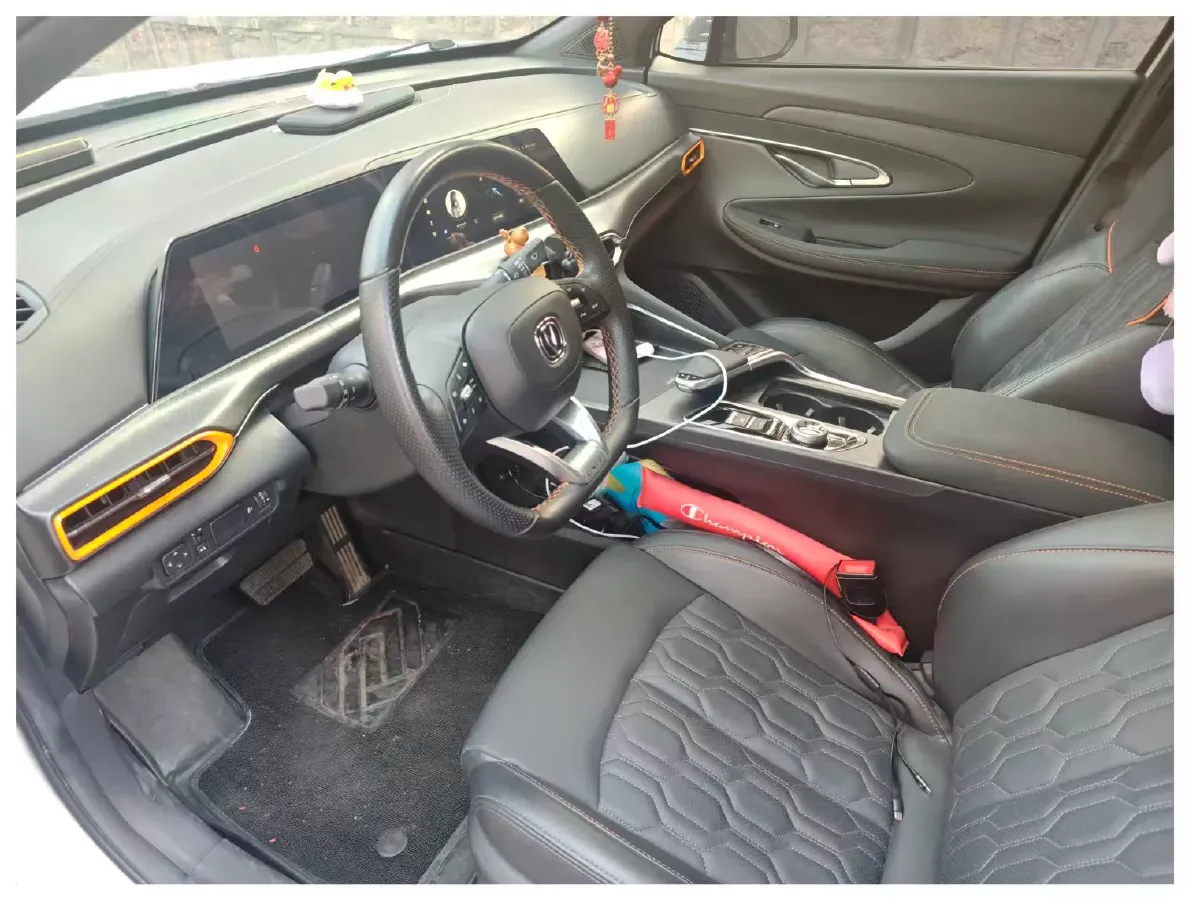 2022 ChangAn UNI-T 1.5T 188HP L4 7DCT,autocango,china used car exporter,china ev exporter,chinese used car exporter,chinese used ev exporter