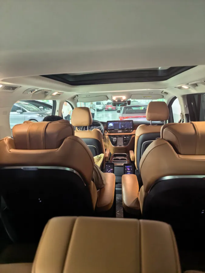 2023 HongQi HQ9 2.0T 252HP L4 8AT,autocango,china used car exporter,china ev exporter,chinese used car exporter,chinese used ev exporter