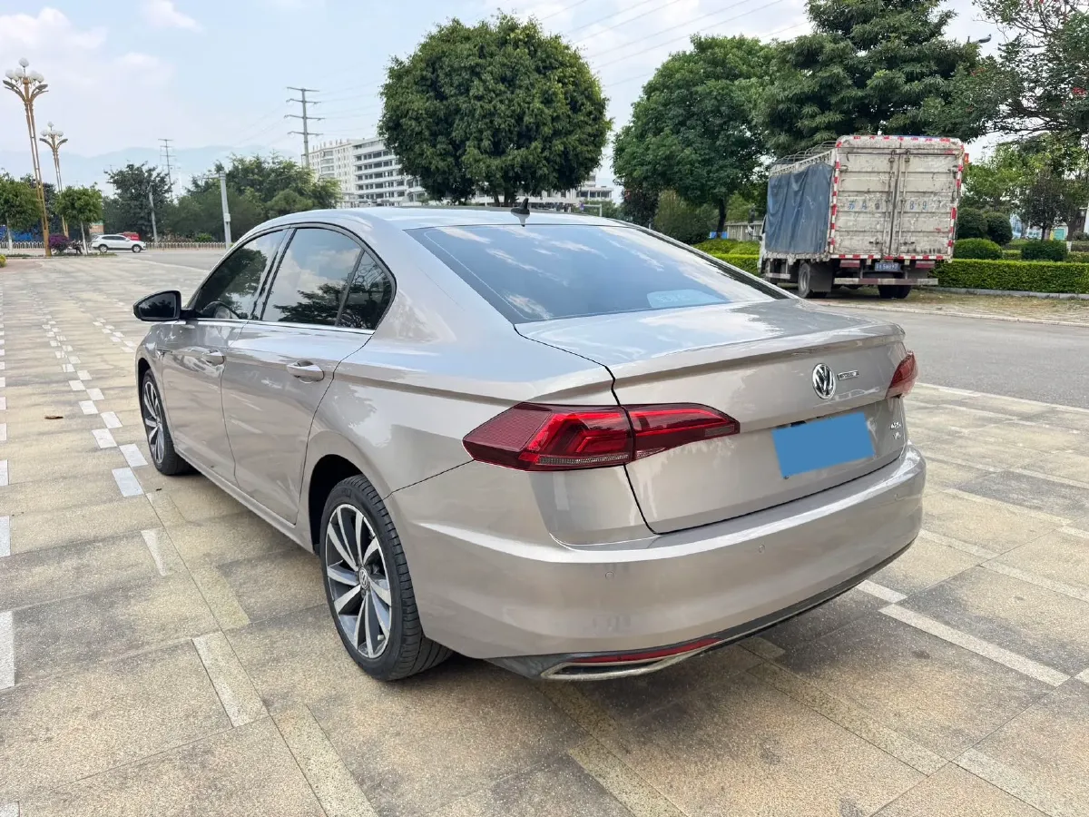 2019 Roewe RX5 MAX 2.0T 231HP L4 6DCT,autocango,china used car exporter,china ev exporter,chinese used car exporter,chinese used ev exporter