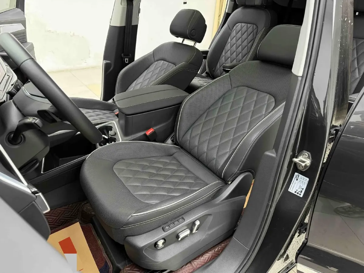 2024 Volkswagen Talagon 2.0T 220HP L4 7DCT,autocango,china used car exporter,china ev exporter,chinese used car exporter,chinese used ev exporter