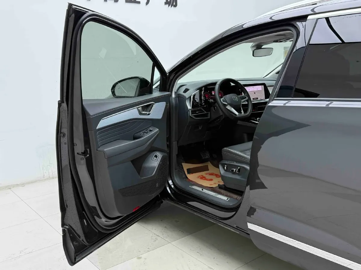 2024 Volkswagen Talagon 2.0T 220HP L4 7DCT,autocango,china used car exporter,china ev exporter,chinese used car exporter,chinese used ev exporter