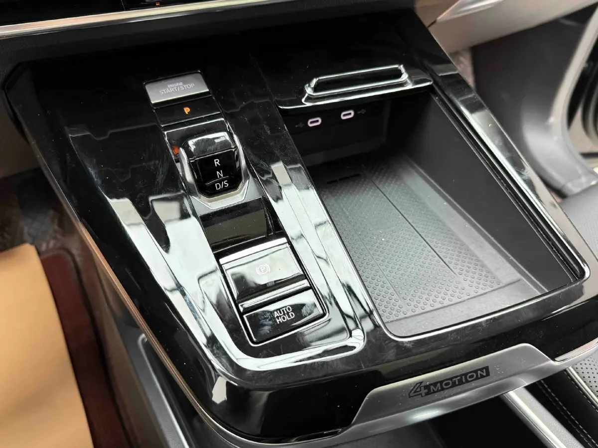 2024 Volkswagen Talagon 2.0T 220HP L4 7DCT,autocango,china used car exporter,china ev exporter,chinese used car exporter,chinese used ev exporter