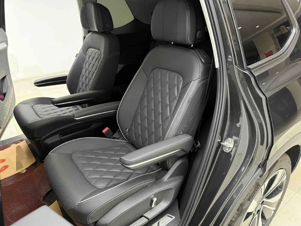 2024 Volkswagen Talagon 2.0T 220HP L4 7DCT,autocango,china used car exporter,china ev exporter,chinese used car exporter,chinese used ev exporter