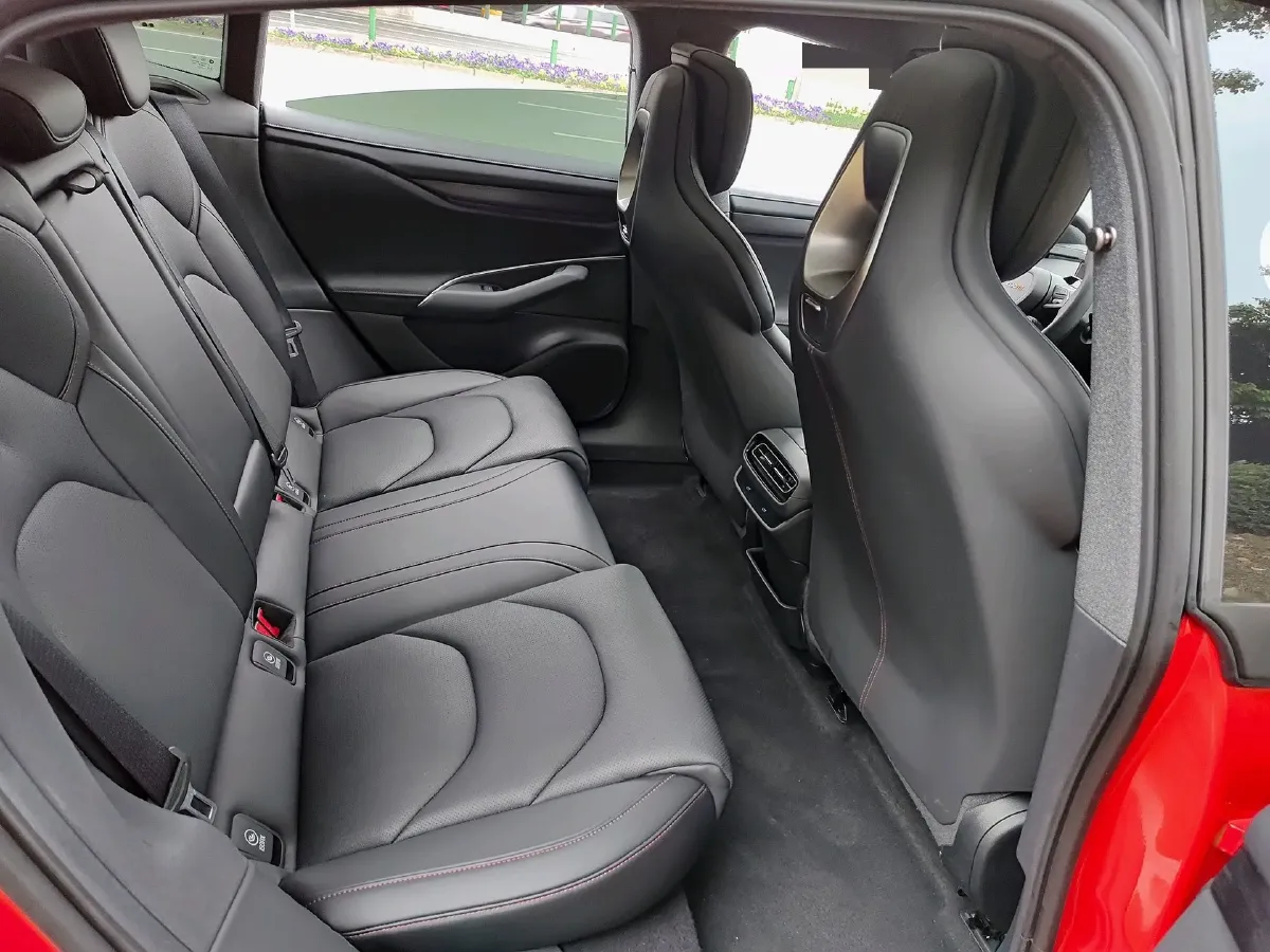 2024 MI SU7 BEV 73.6KWH,autocango,china used car exporter,china ev exporter,chinese used car exporter,chinese used ev exporter