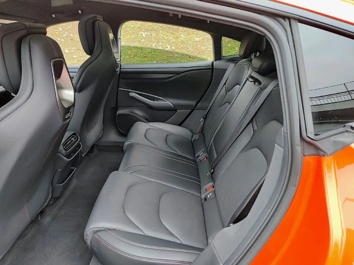 2024 MI SU7 BEV 73.6KWH,autocango,china used car exporter,china ev exporter,chinese used car exporter,chinese used ev exporter