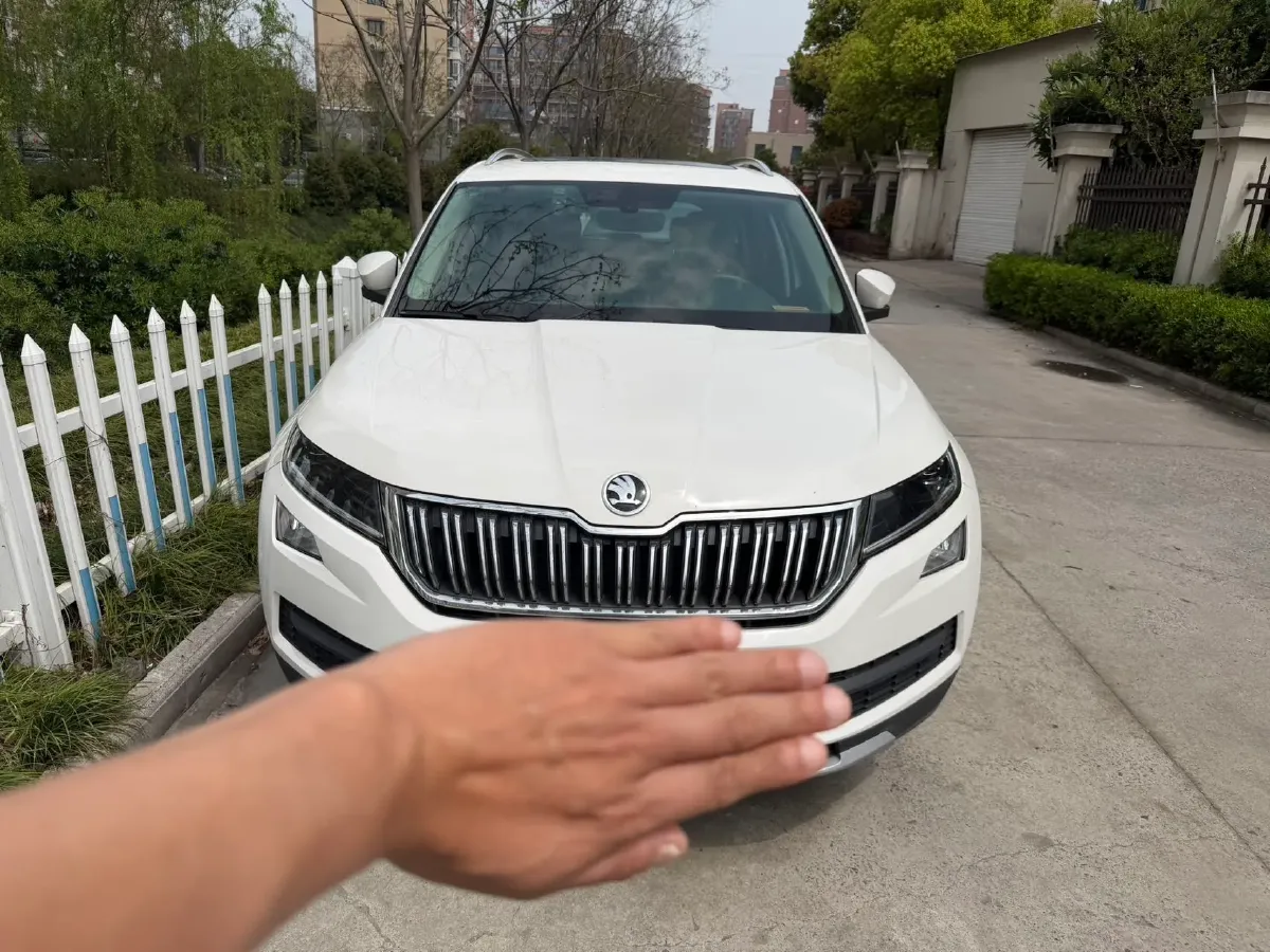 2020 Skoda Kodiak 2.0T 186HP L4 7DCT,autocango,china used car exporter,china ev exporter,chinese used car exporter,chinese used ev exporter