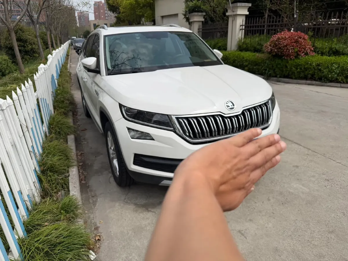 2020 Skoda Kodiak 2.0T 186HP L4 7DCT,autocango,china used car exporter,china ev exporter,chinese used car exporter,chinese used ev exporter