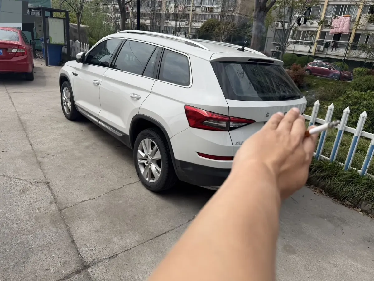 2020 Skoda Kodiak 2.0T 186HP L4 7DCT,autocango,china used car exporter,china ev exporter,chinese used car exporter,chinese used ev exporter