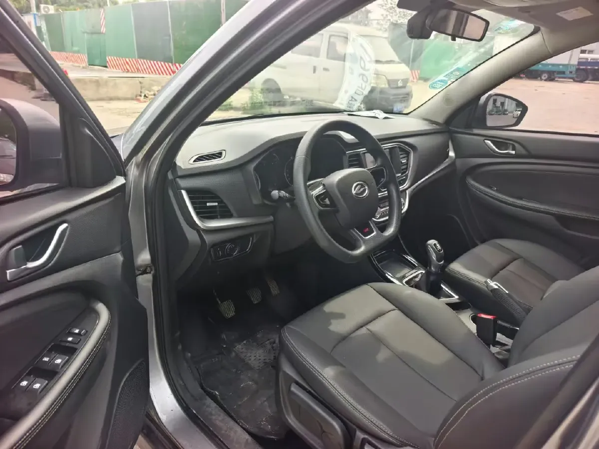 2017 Landwind X2 1.6L 125HP L4 5MT,autocango,china used car exporter,china ev exporter,chinese used car exporter,chinese used ev exporter