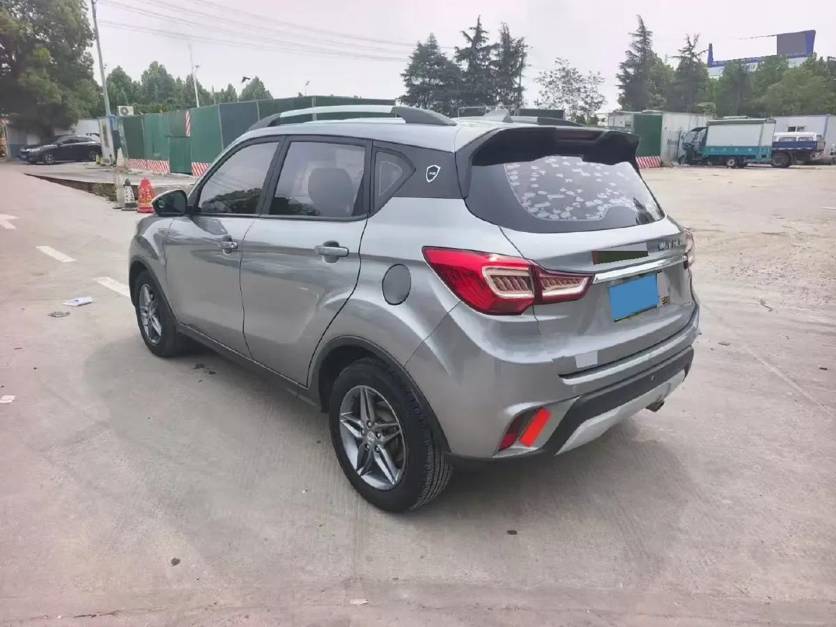 2017 Landwind X2 1.6L 125HP L4 5MT,autocango,china used car exporter,china ev exporter,chinese used car exporter,chinese used ev exporter
