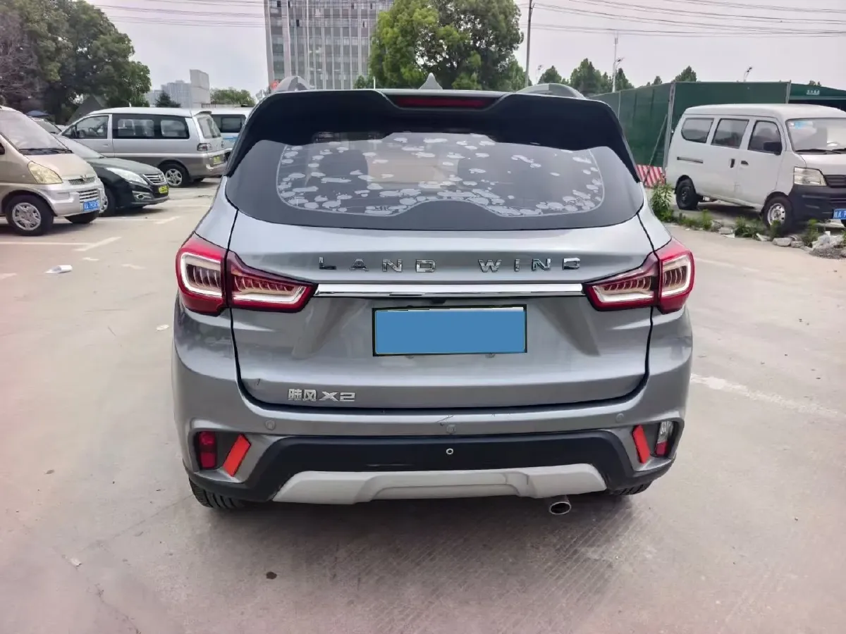 2017 Landwind X2 1.6L 125HP L4 5MT,autocango,china used car exporter,china ev exporter,chinese used car exporter,chinese used ev exporter