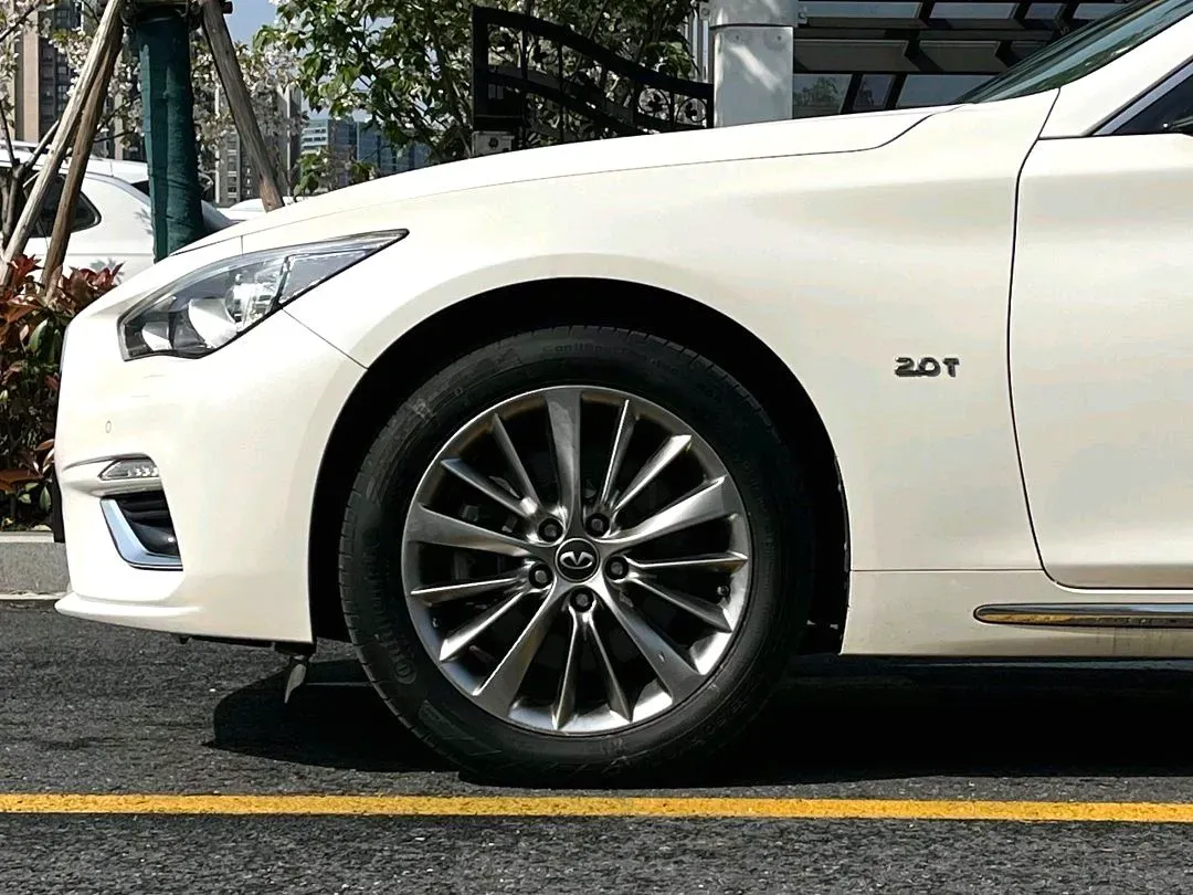 2018 Jeep Grand Commander 2.0T 265HP L4 9AT,autocango,china used car exporter,china ev exporter,chinese used car exporter,chinese used ev exporter