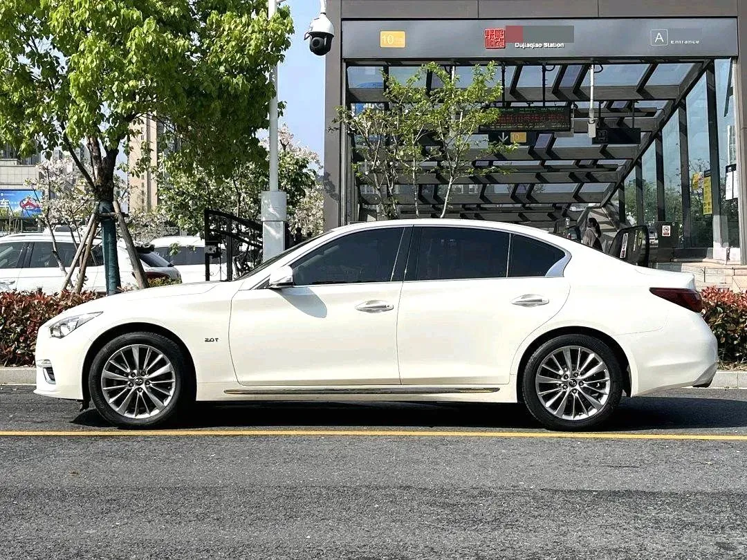 2018 Jeep Grand Commander 2.0T 265HP L4 9AT,autocango,china used car exporter,china ev exporter,chinese used car exporter,chinese used ev exporter