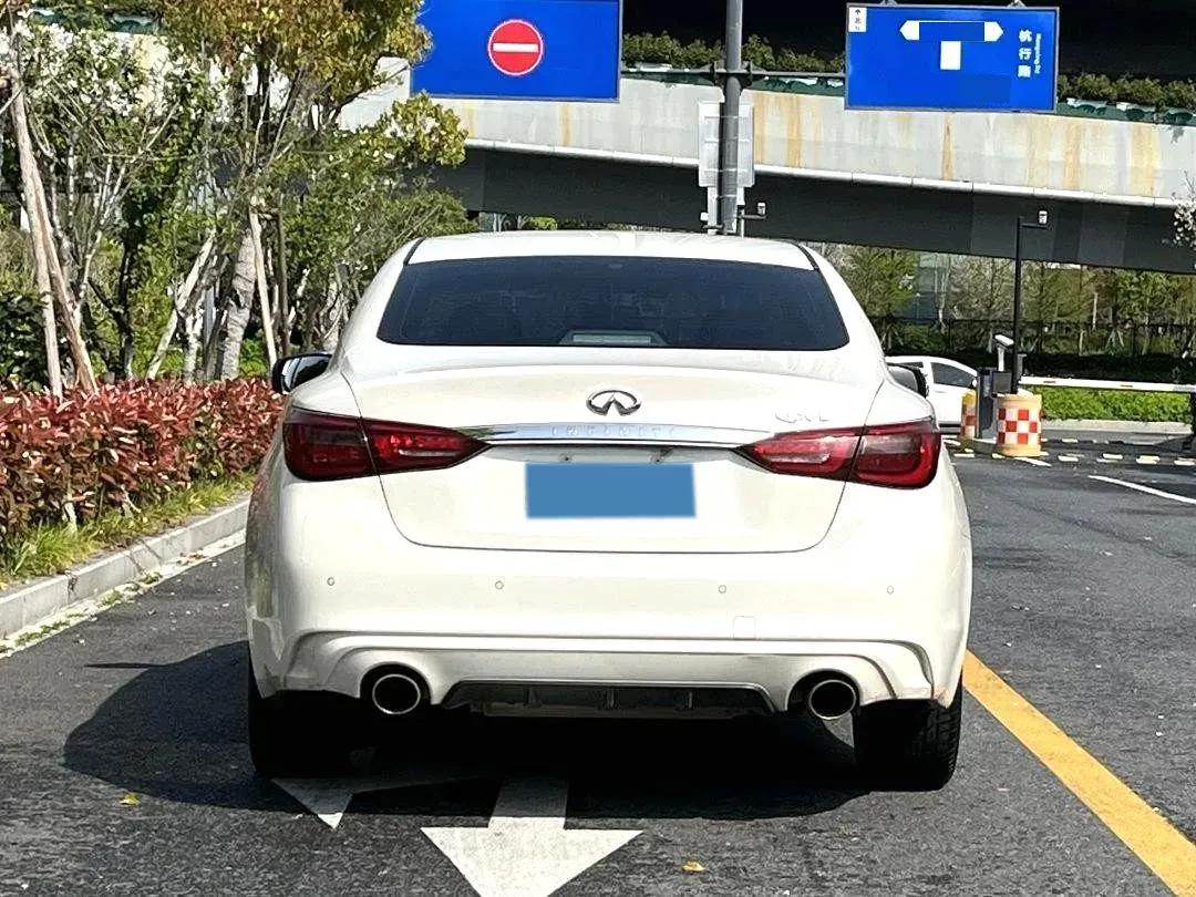 2018 Jeep Grand Commander 2.0T 265HP L4 9AT,autocango,china used car exporter,china ev exporter,chinese used car exporter,chinese used ev exporter