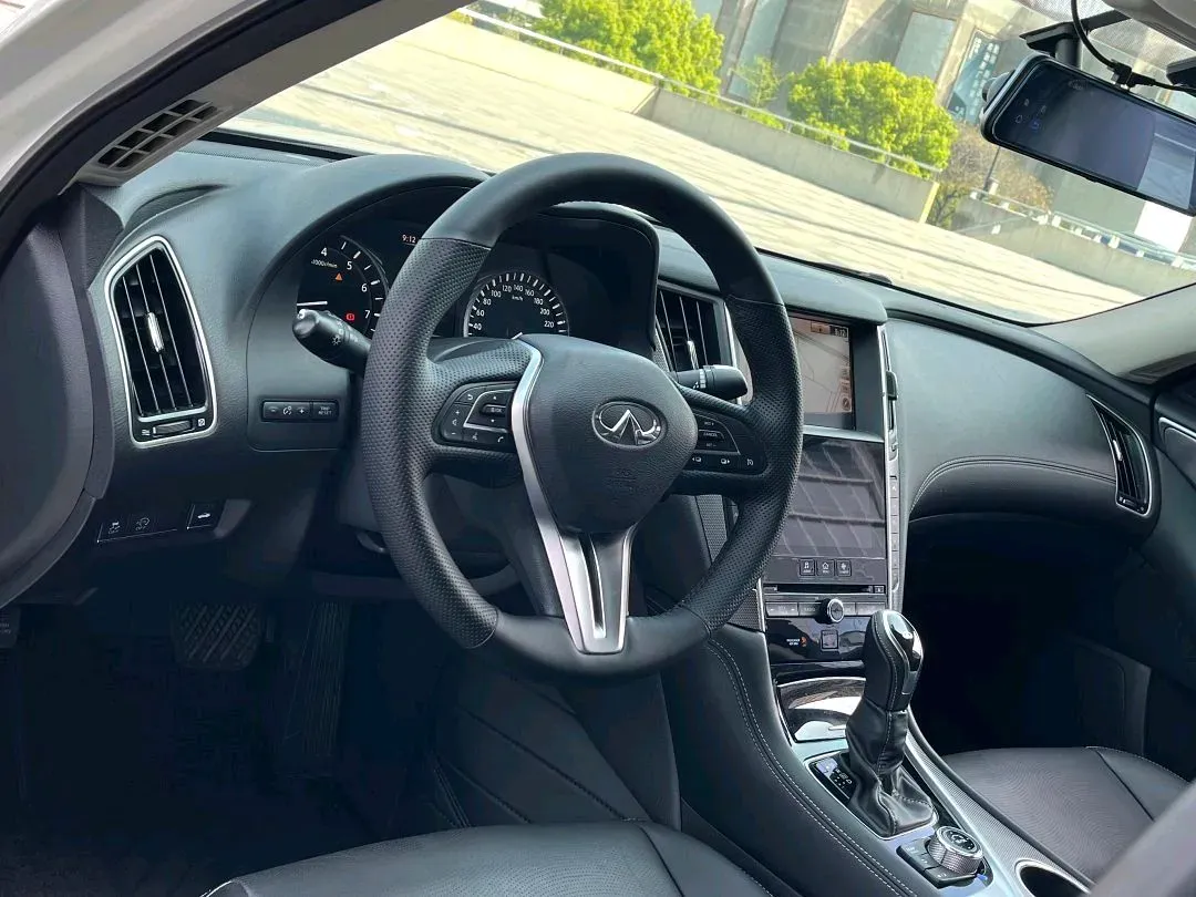 2018 Jeep Grand Commander 2.0T 265HP L4 9AT,autocango,china used car exporter,china ev exporter,chinese used car exporter,chinese used ev exporter