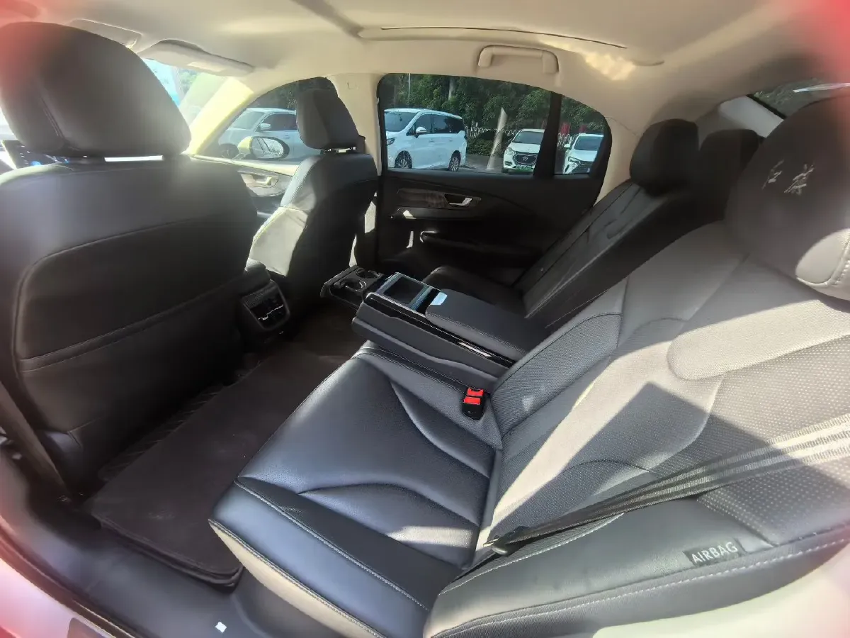 2022 HongQi E-QM5 BEV 54KWH,autocango,china used car exporter,china ev exporter,chinese used car exporter,chinese used ev exporter