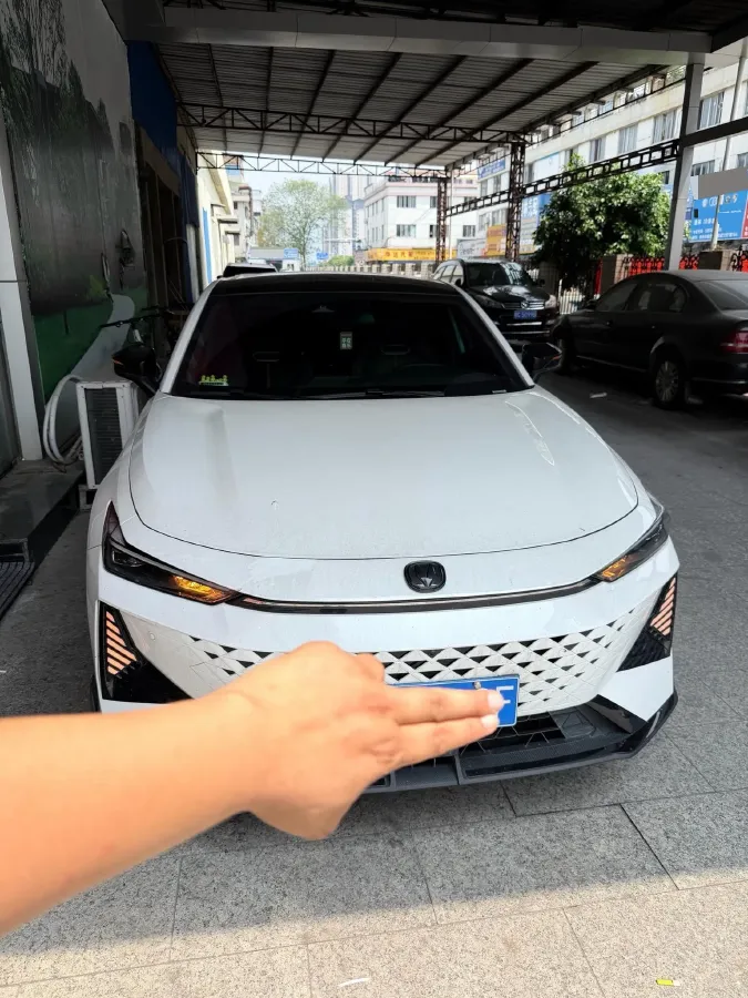 2024 ChangAn UNI-V 1.5T 188HP L4 7DCT,autocango,china used car exporter,china ev exporter,chinese used car exporter,chinese used ev exporter