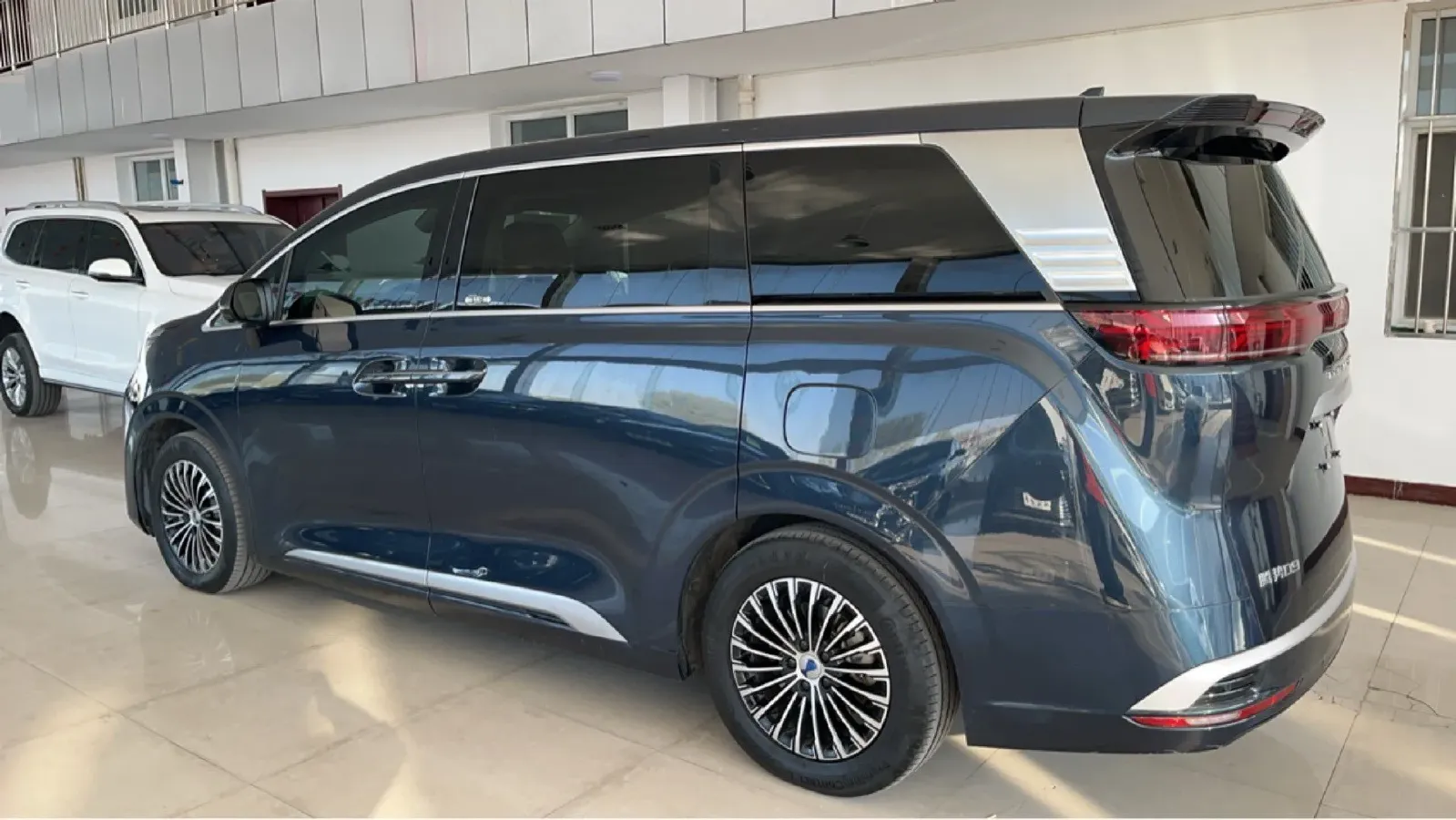 2023 Denza D9 1.5T 139HP L4 E-CVT PHEV 20.39KWH,autocango,china used car exporter,china ev exporter,chinese used car exporter,chinese used ev exporter