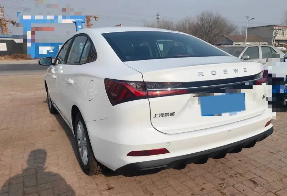 2023 Roewe i5 1.5L 129HP L4 5MT,autocango,china used car exporter,china ev exporter,chinese used car exporter,chinese used ev exporter