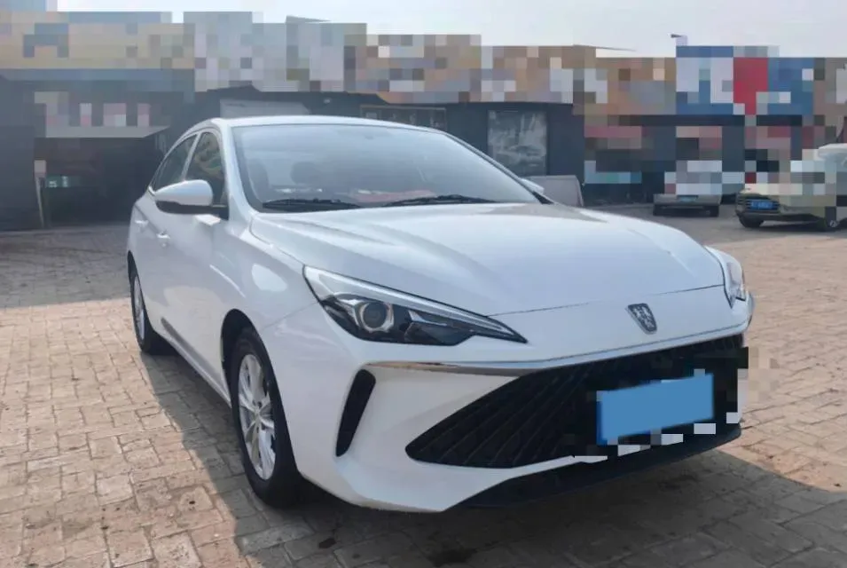 2023 Roewe i5 1.5L 129HP L4 5MT,autocango,china used car exporter,china ev exporter,chinese used car exporter,chinese used ev exporter