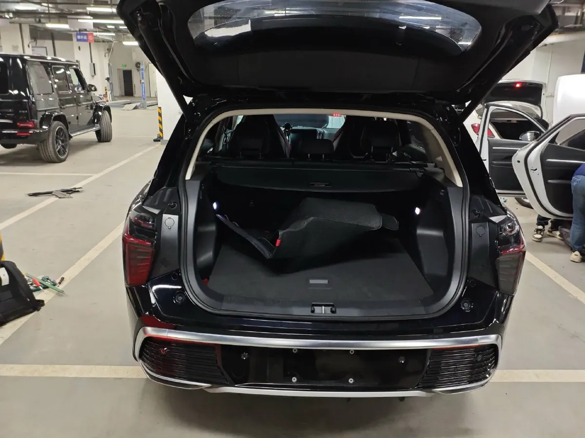 2024 HongQi HS3 1.5T 169HP L4 7DCT,autocango,china used car exporter,china ev exporter,chinese used car exporter,chinese used ev exporter