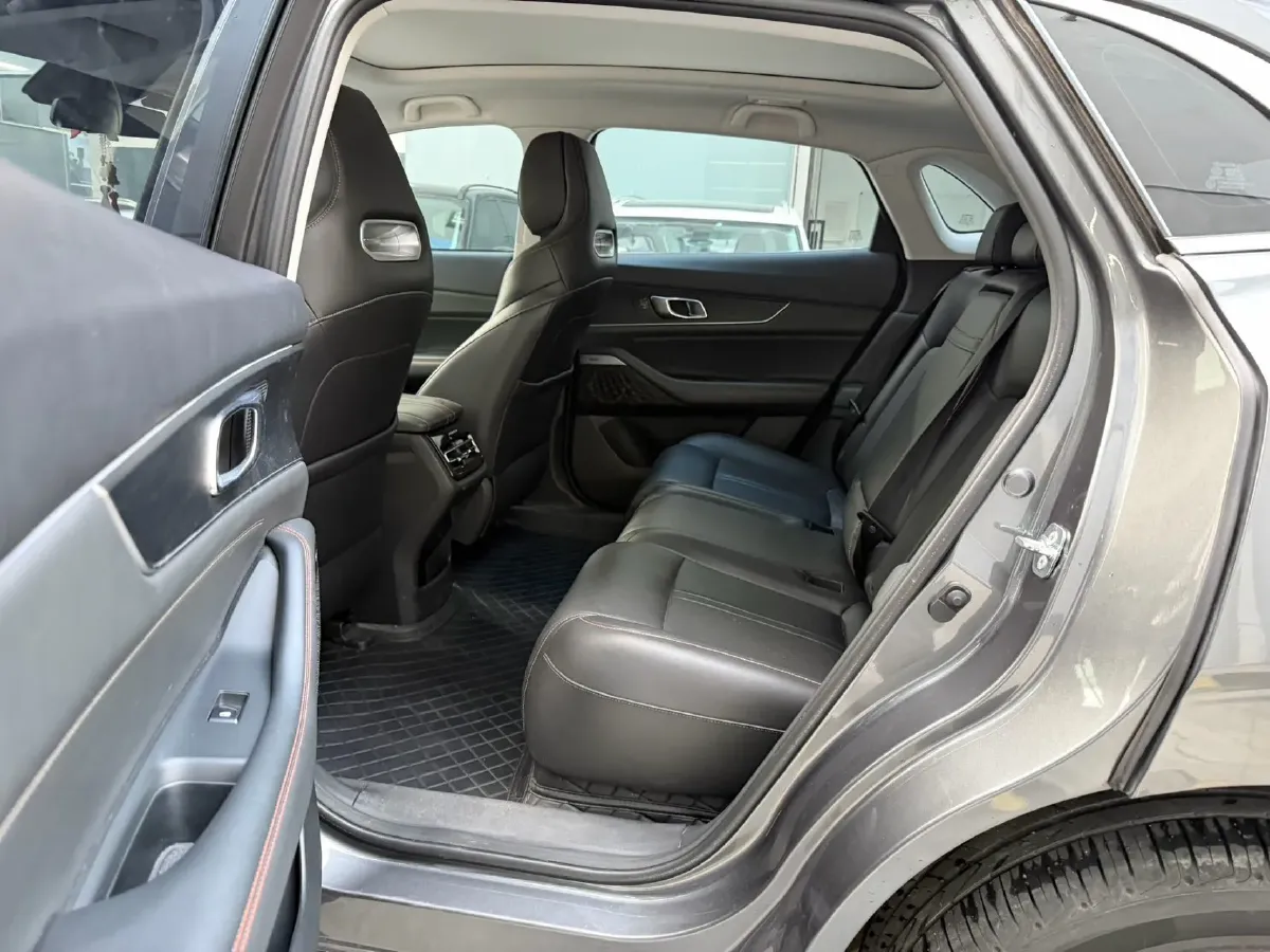 2021 ChangAn UNI-K 2.0T 233HP L4 8AT,autocango,china used car exporter,china ev exporter,chinese used car exporter,chinese used ev exporter