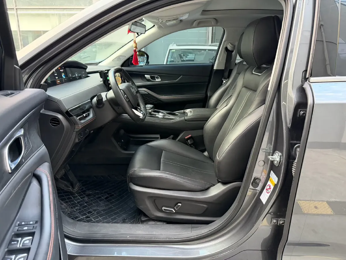 2021 ChangAn UNI-K 2.0T 233HP L4 8AT,autocango,china used car exporter,china ev exporter,chinese used car exporter,chinese used ev exporter