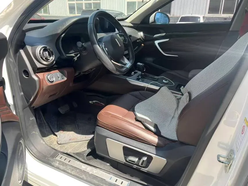 2017 WEY VV7 2.0T 234HP L4 7DCT,autocango,china used car exporter,china ev exporter,chinese used car exporter,chinese used ev exporter