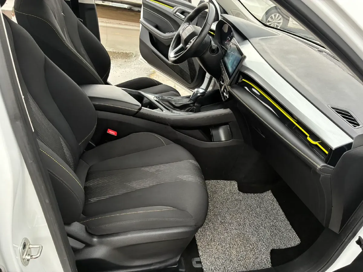 2021 Roewe i5 1.5L 120HP L4 CVT,autocango,china used car exporter,china ev exporter,chinese used car exporter,chinese used ev exporter