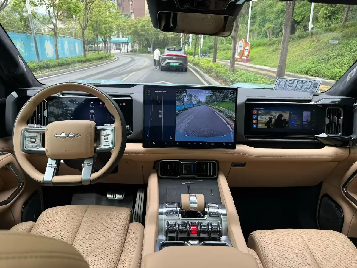 2025 FangChengBao Bao 8 2.0T 245HP L4 E-CVT PHEV 36.8KWH,autocango,china used car exporter,china ev exporter,chinese used car exporter,chinese used ev exporter